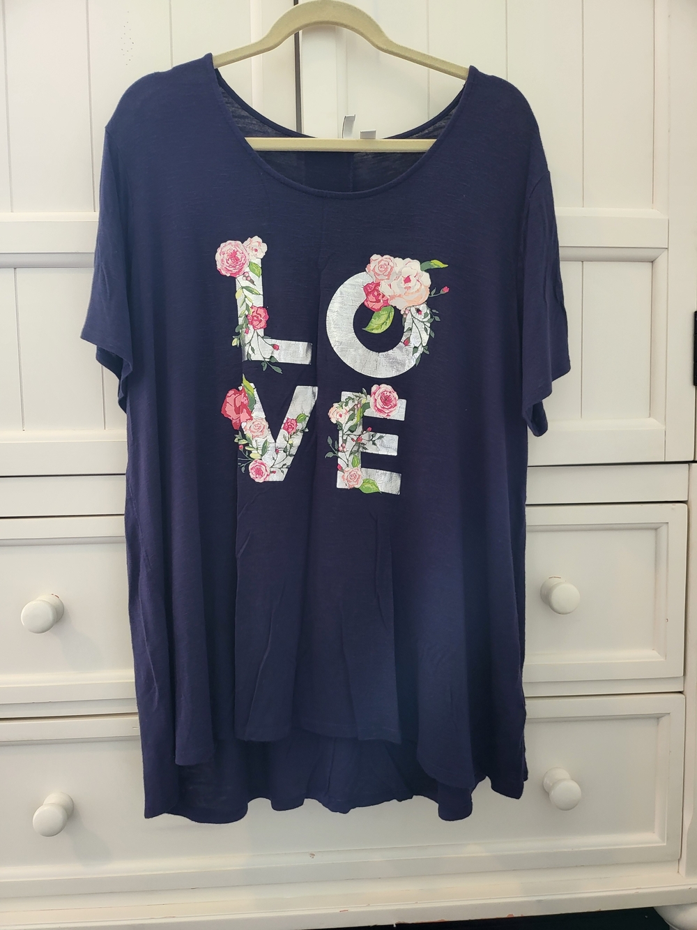 Women’s 18/20W Navy Floral "LOVE" Graphic Tee